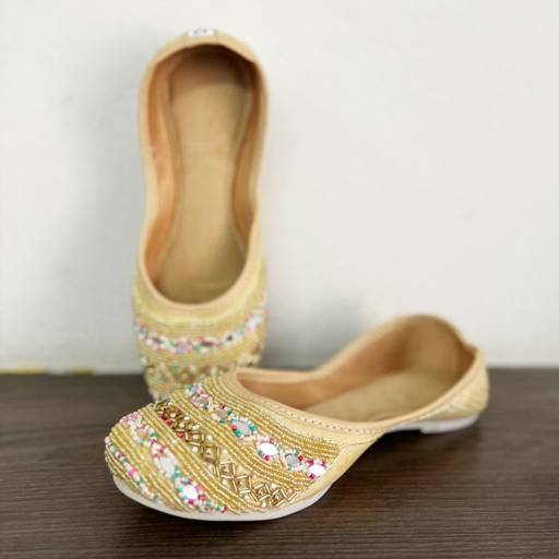 Image of Cream Pote Jutti