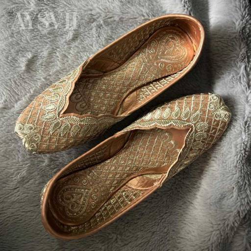 Image of Golden Heritage Embroidered Juttis